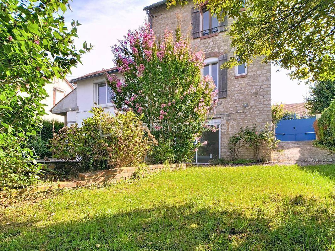 Maison à AMILLY