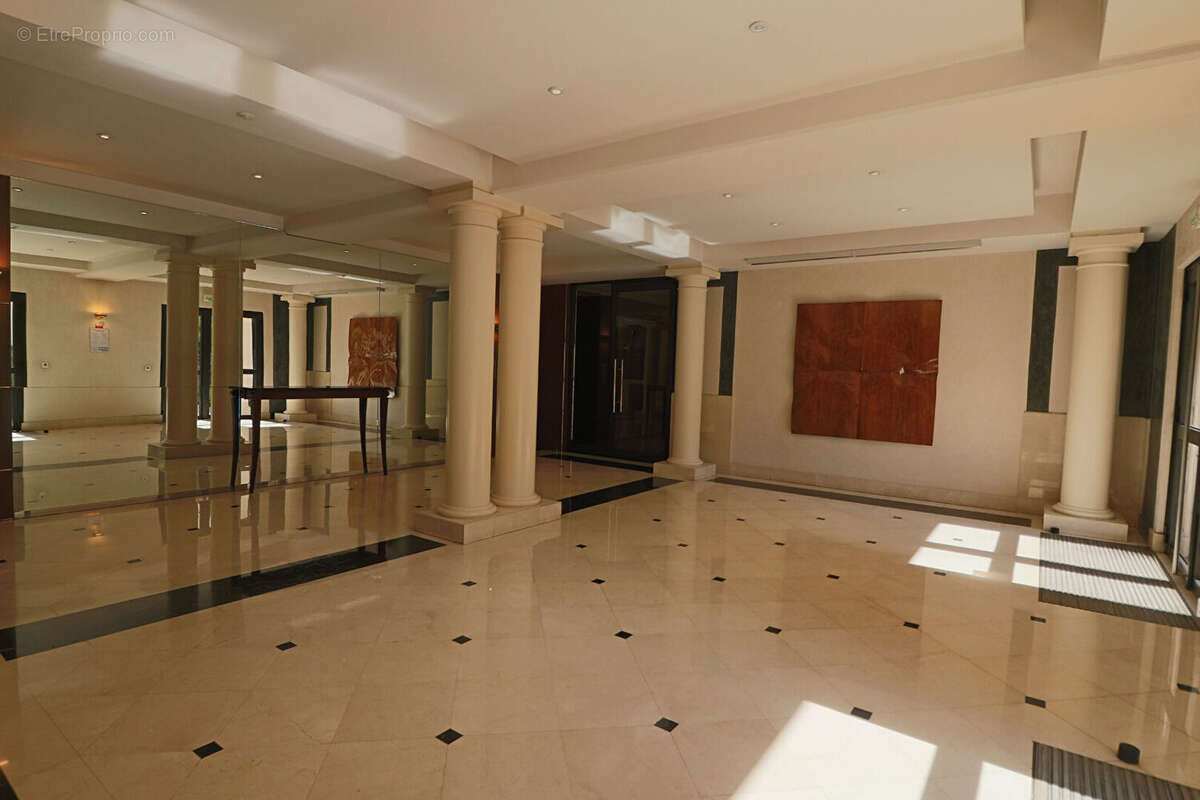 Appartement à SURESNES