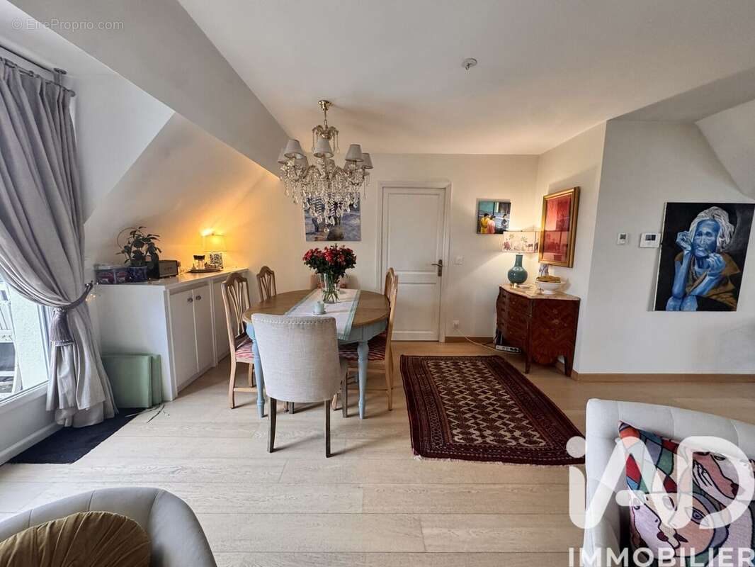 Photo 2 - Appartement à RUEIL-MALMAISON