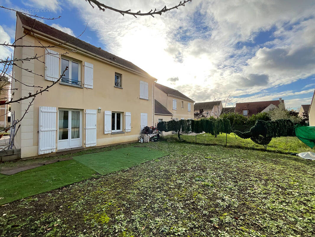 Maison à CHANTELOUP-LES-VIGNES