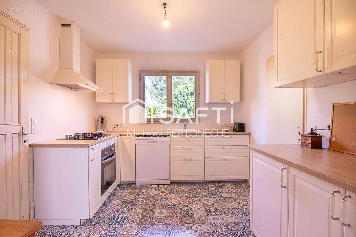 Maison 142 m² à La Lande-De-Fronsac  - photo 7