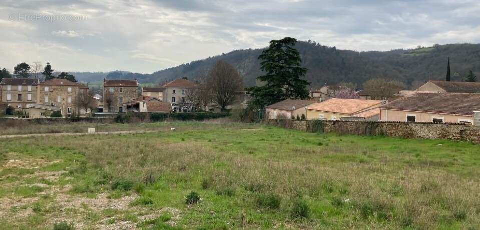 Terrain à SAINT-UZE