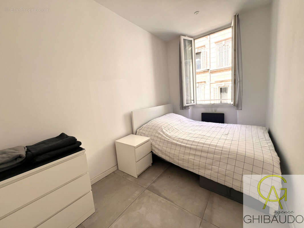 Appartement à MARSEILLE-6E