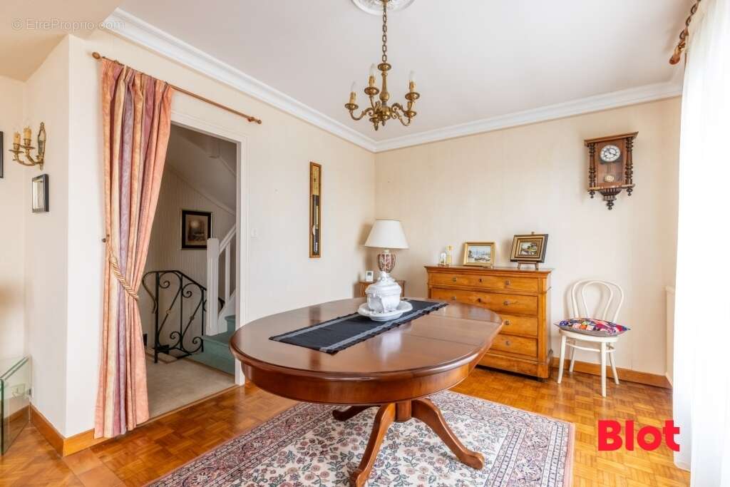Maison à VERN-SUR-SEICHE