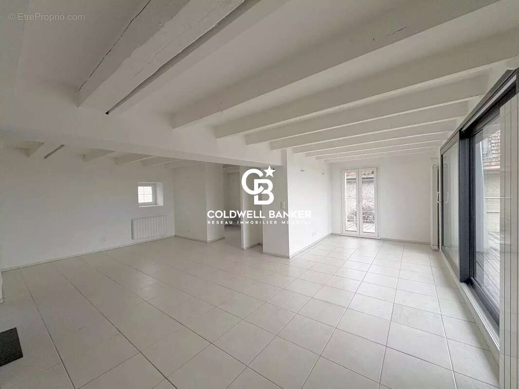 Appartement à CRANVES-SALES
