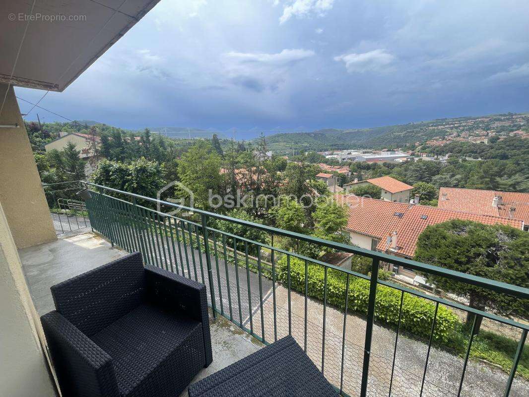 Appartement à CREISSELS