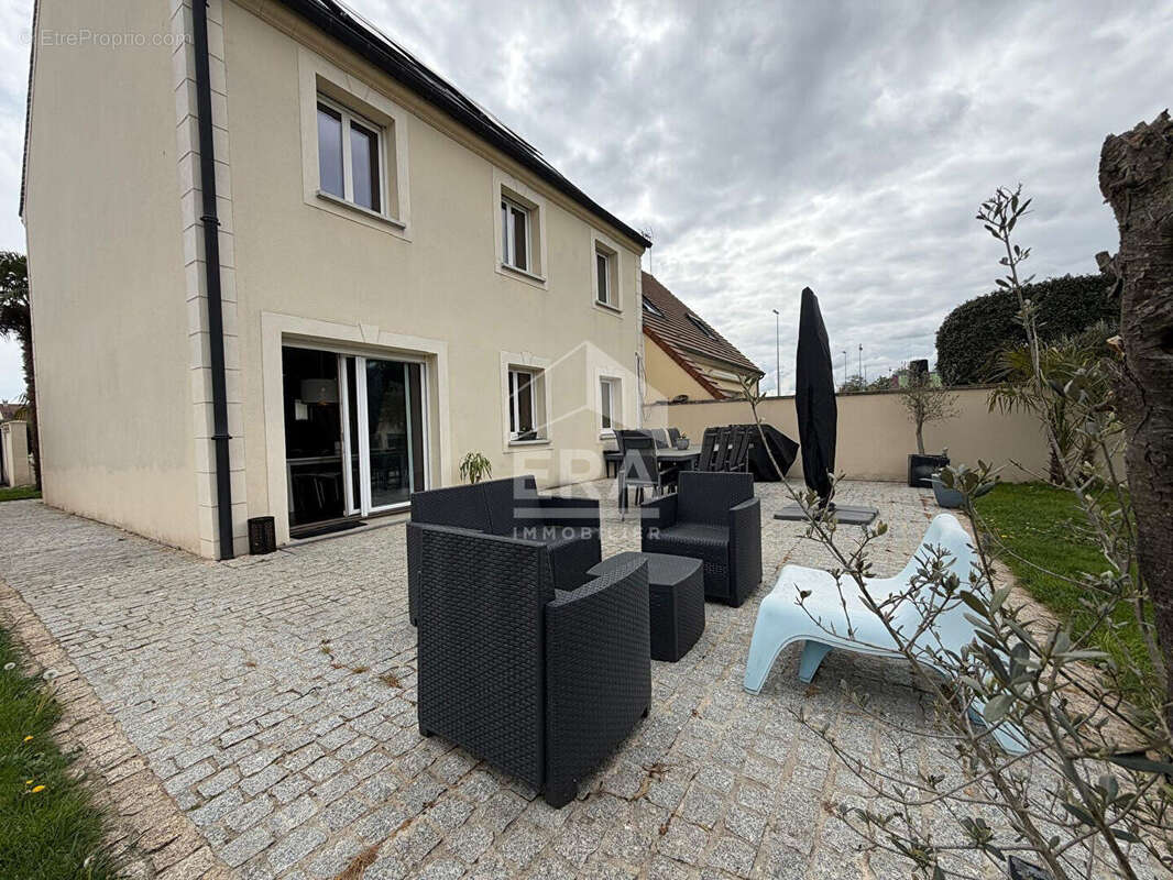 Maison à SAINT-FARGEAU-PONTHIERRY