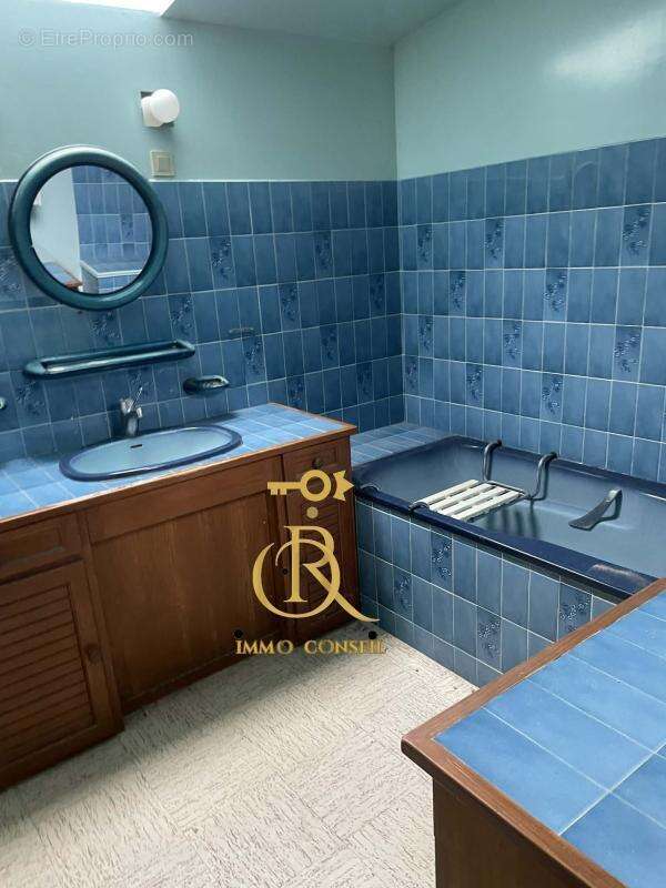 Maison à DURDAT-LAREQUILLE