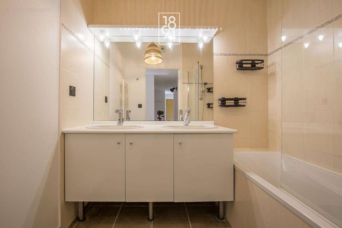 Appartement à MARSEILLE-8E