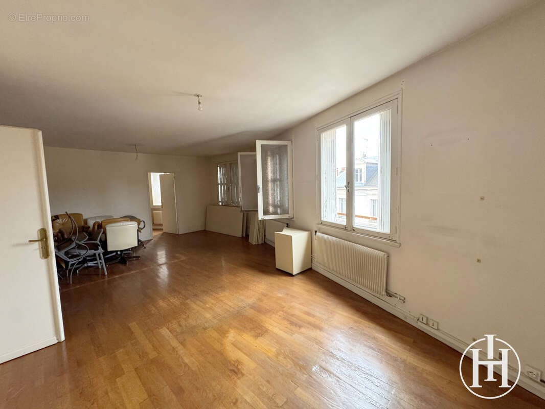 Appartement à SAINT-AMAND-MONTROND