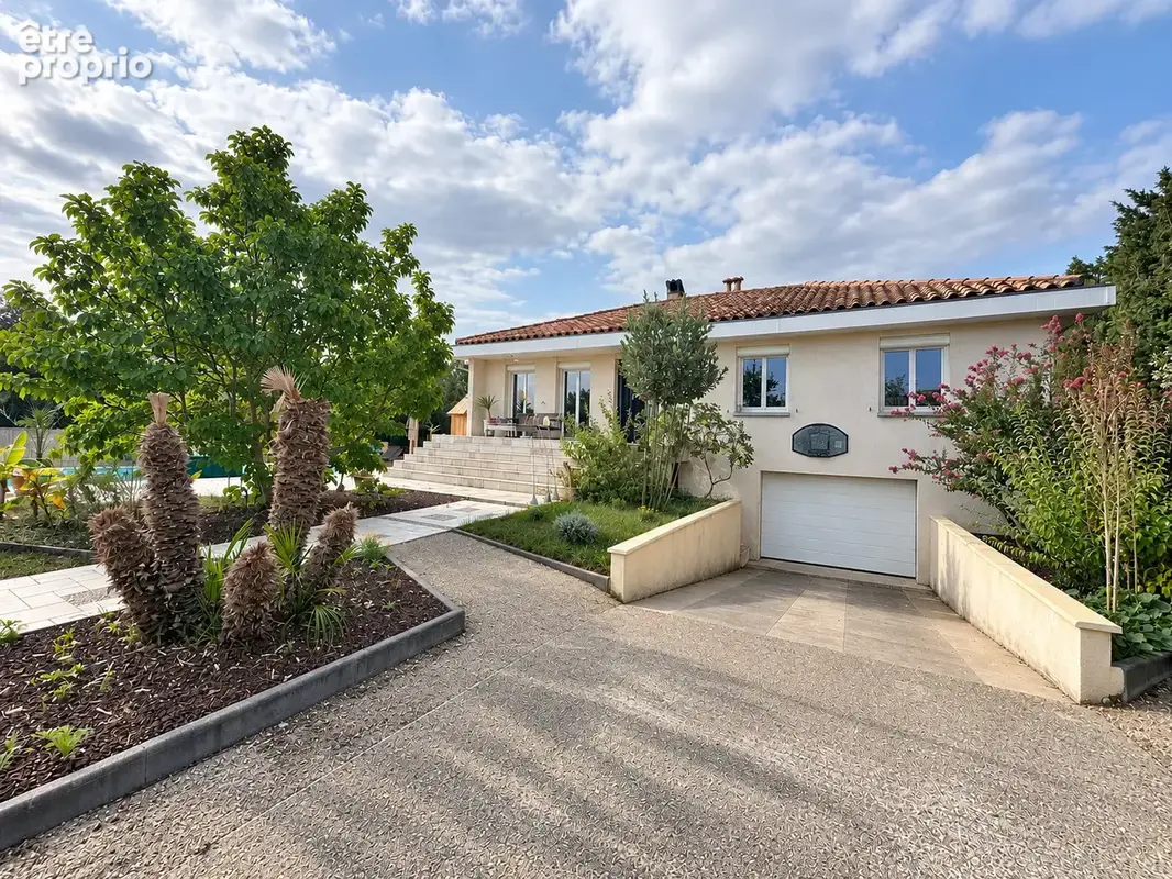 Maison familiale avec piscine et garage - photo 2