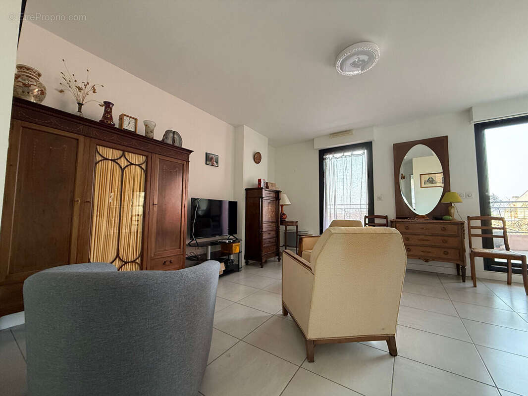 Exceptionnel en plein centre-ville - Appartement avec ascenseur et terrasse de  64 m2 - photo 8