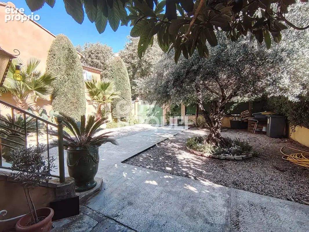 Carpentras - Maison 1920 - 6 pièces - 143 m² - Jardin et Piscine - Stationnement - photo 2