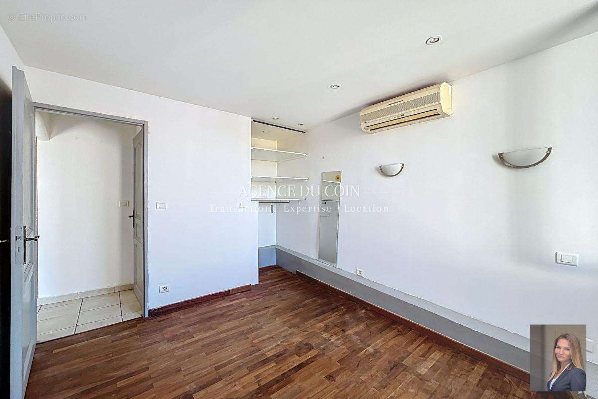 Appartement à LE MUY