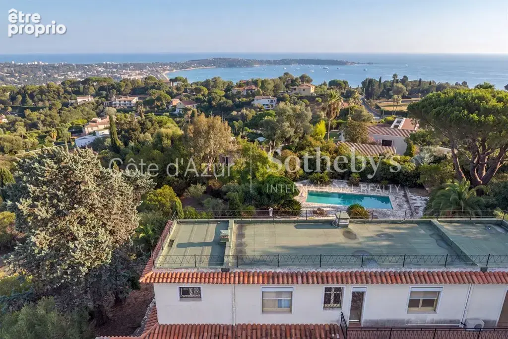 Super Cannes, terrain de 6 071 m² avec permis purgé pour deux villas vue mer - photo 12