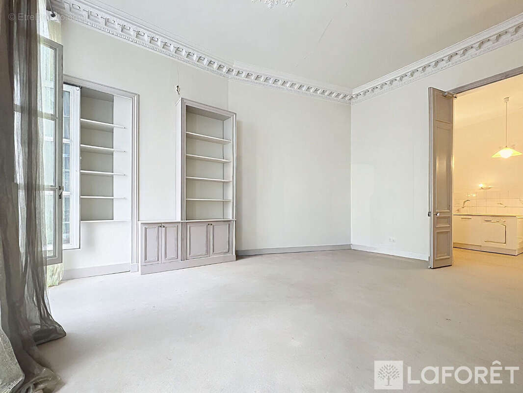 Appartement à PARIS-2E