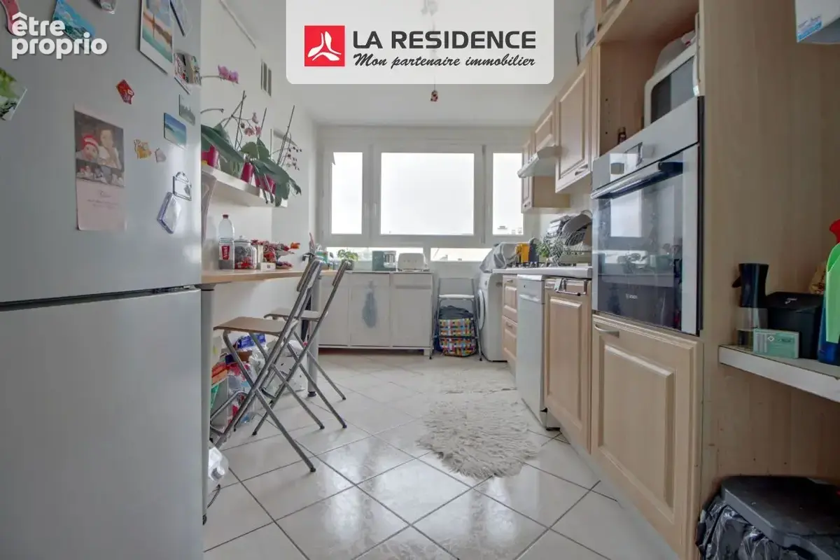 Appartement 64 m² à Les Clayes-Sous-Bois  - photo 2