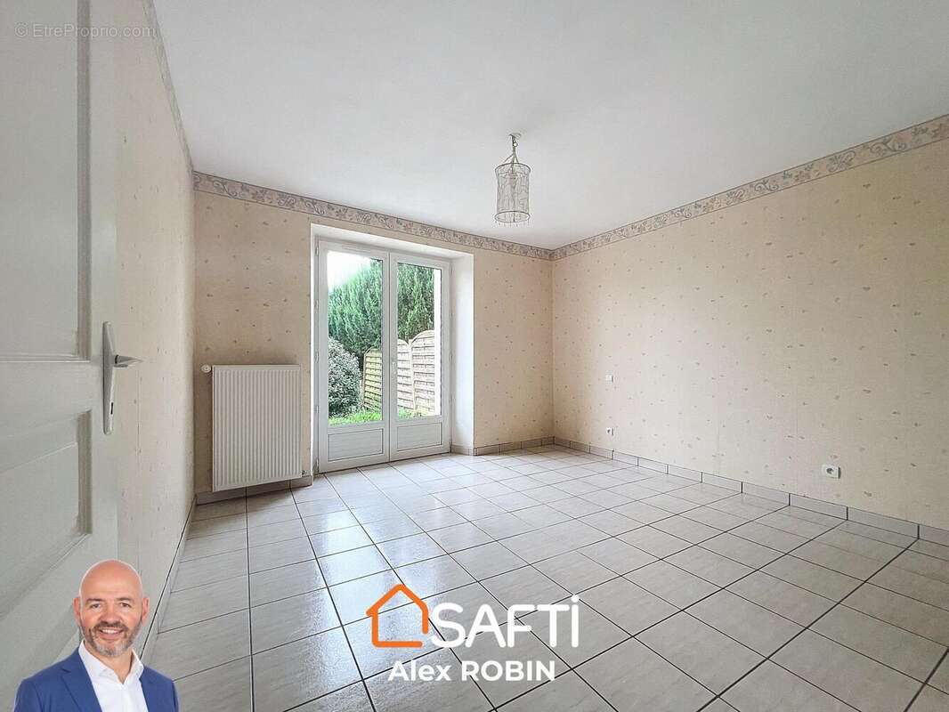 Photo 8 - Maison à LUZILLE