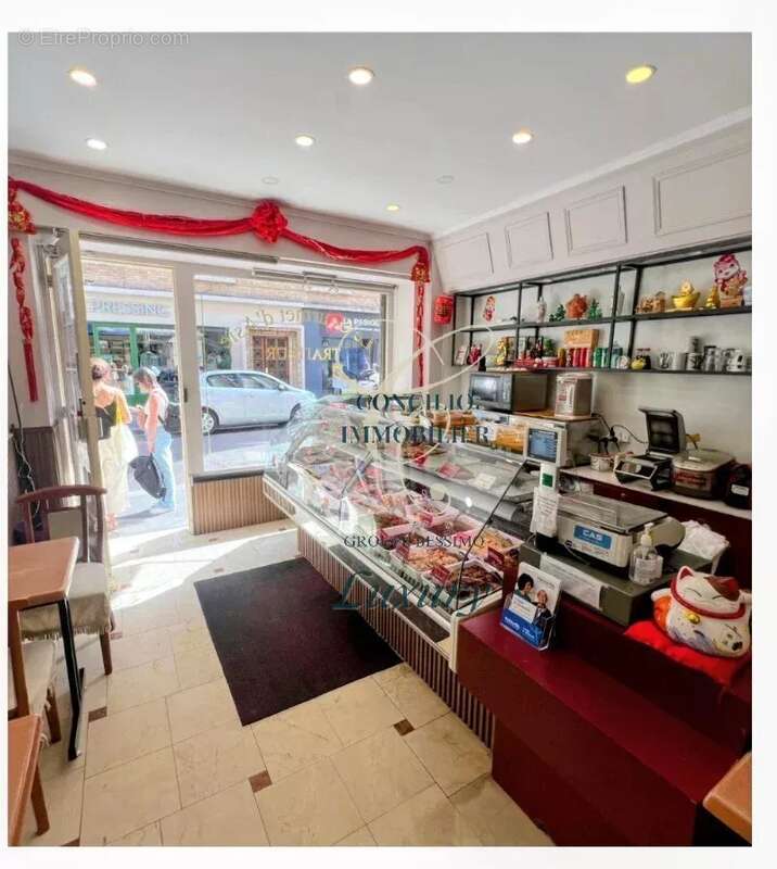 Commerce à VERSAILLES