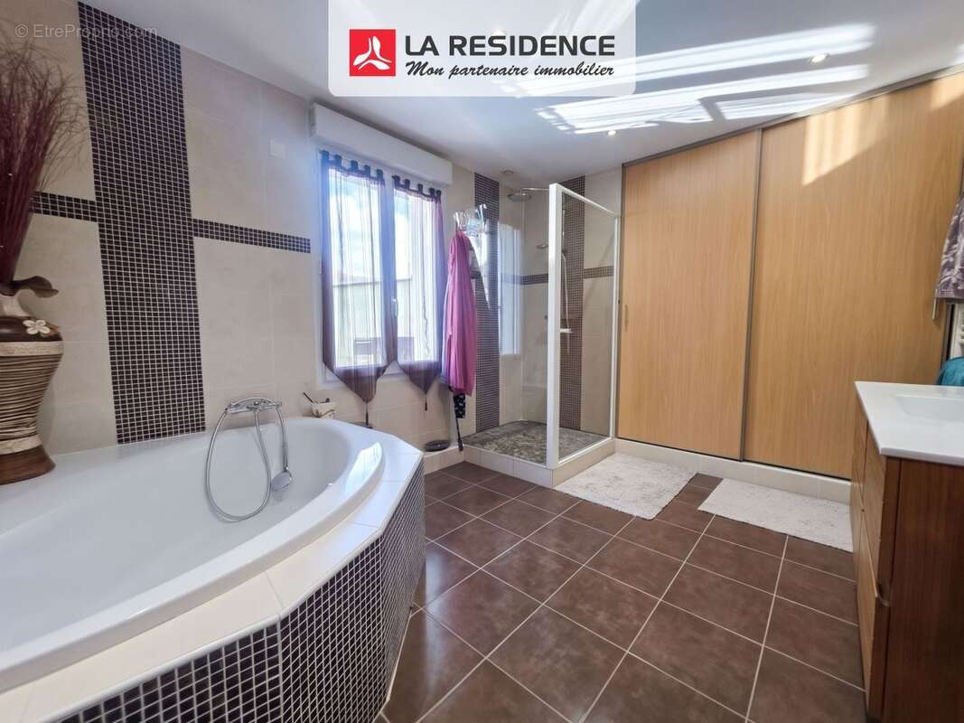 Maison 210 m² à Gambais  - photo 6