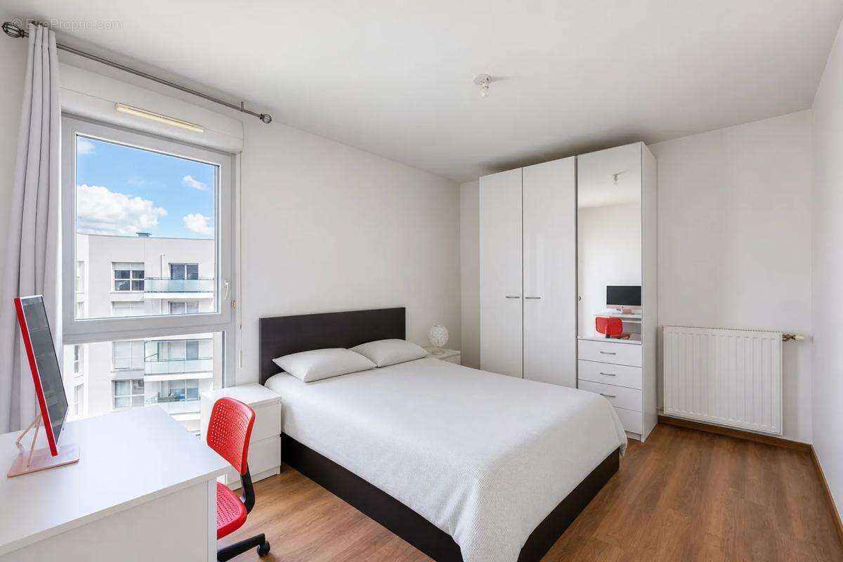 Appartement 4 pièces de 77 m² loué, Bron - photo 2