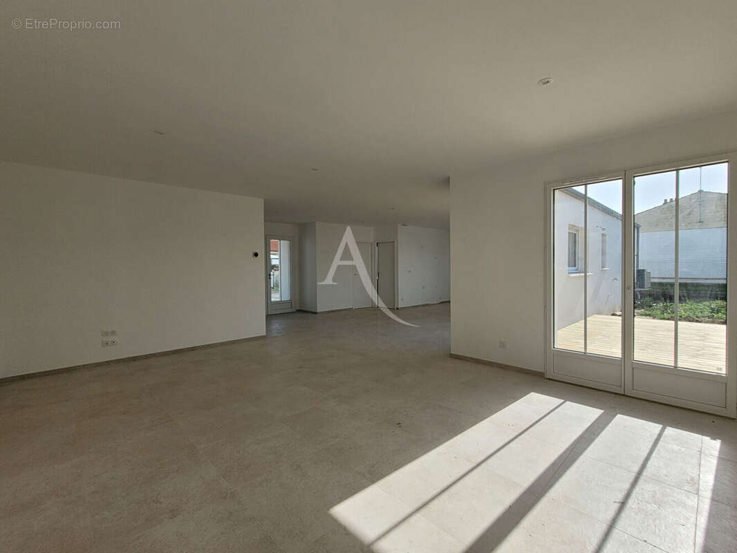 Maison à SAINT-XANDRE