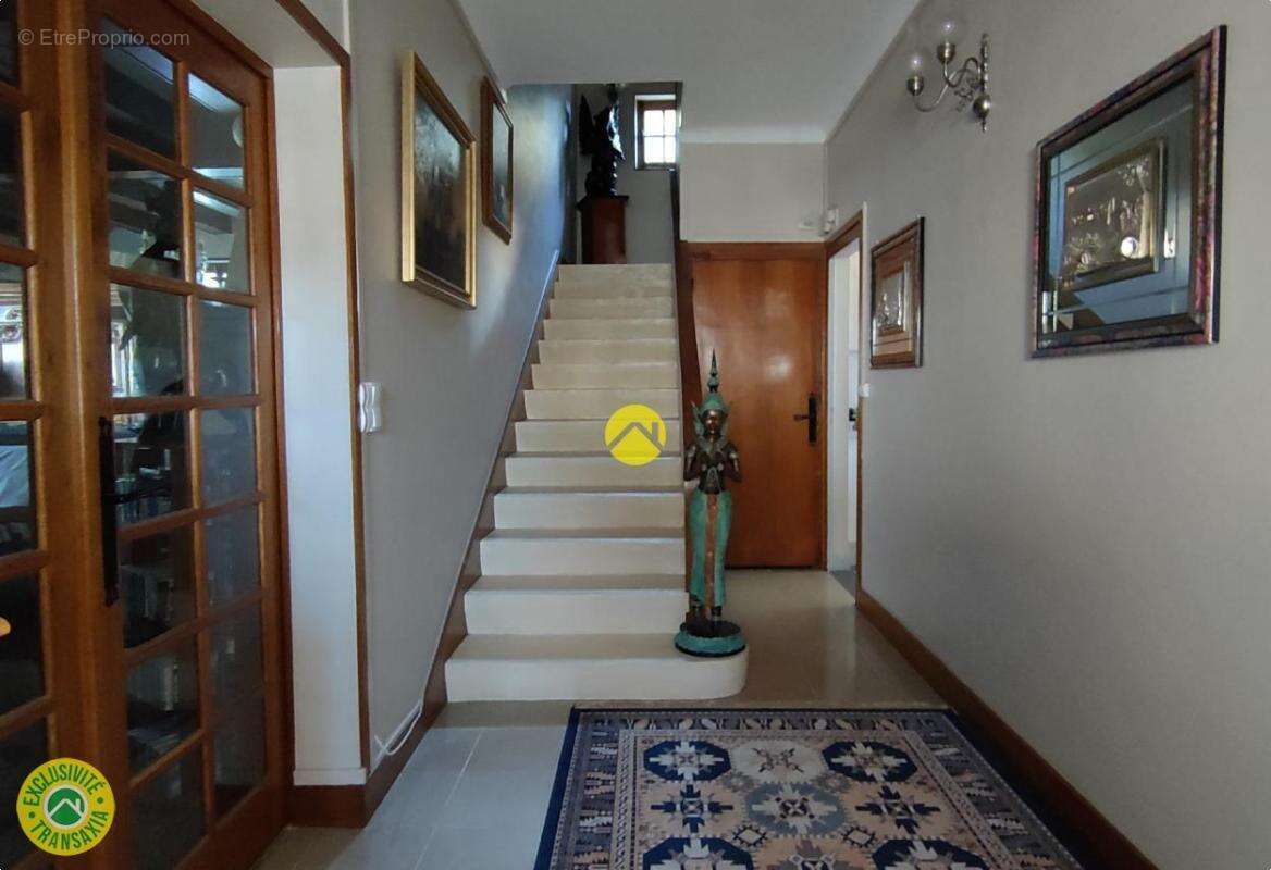 Maison à LA GUERCHE-SUR-L&#039;AUBOIS