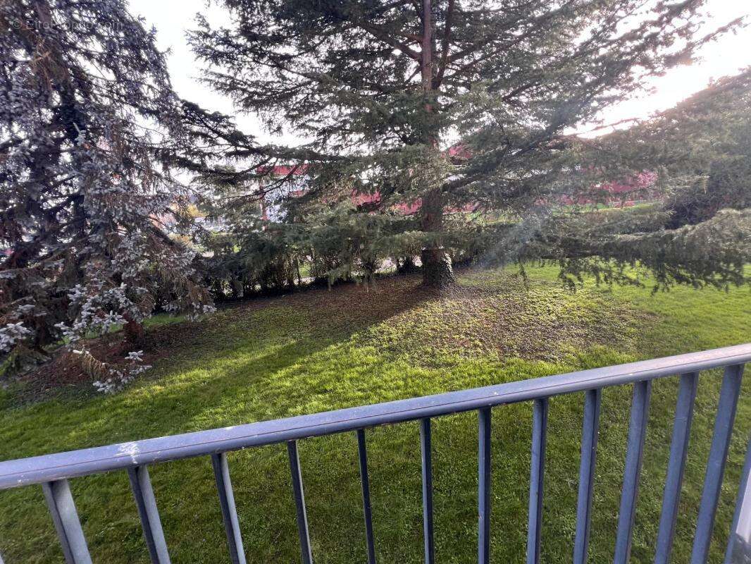 Appartement à LES CLAYES-SOUS-BOIS