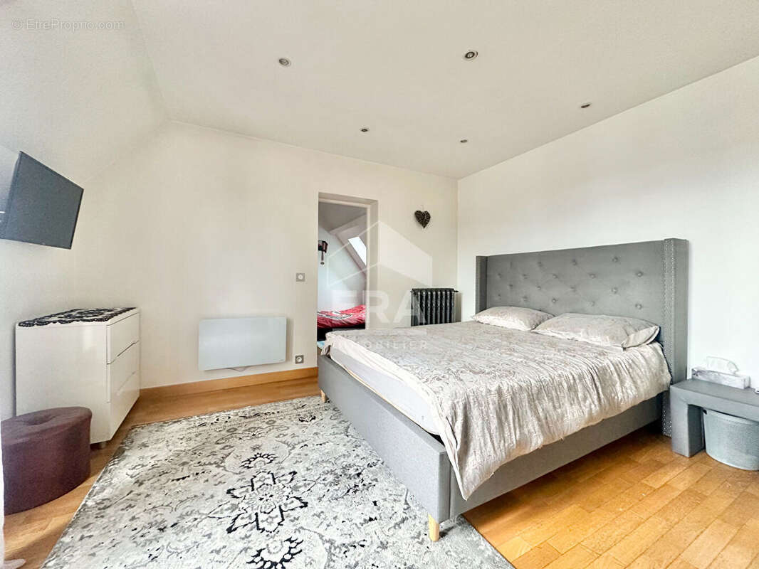 Maison à SARTROUVILLE