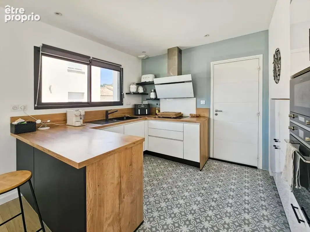 À Vendre à Blauzac - Maison 80 m² T4 avec piscine - photo 5
