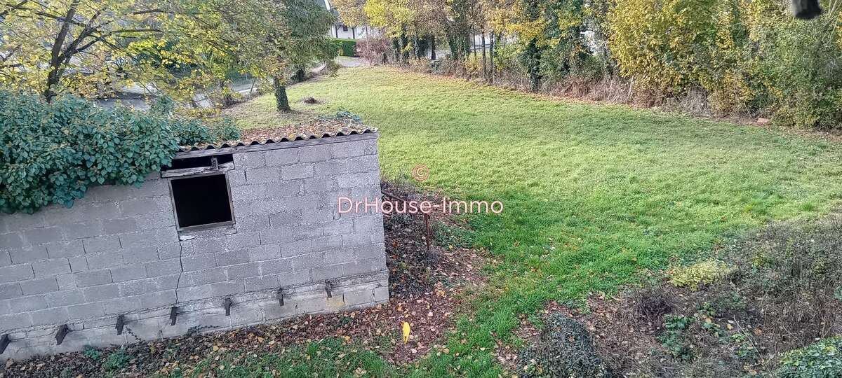 Terrain à NEUILLE-PONT-PIERRE