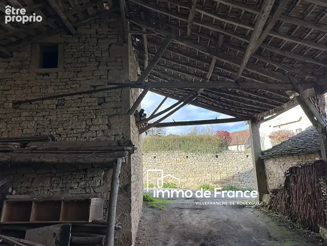 Grange à aménager avec hangar et jardinet - photo 11