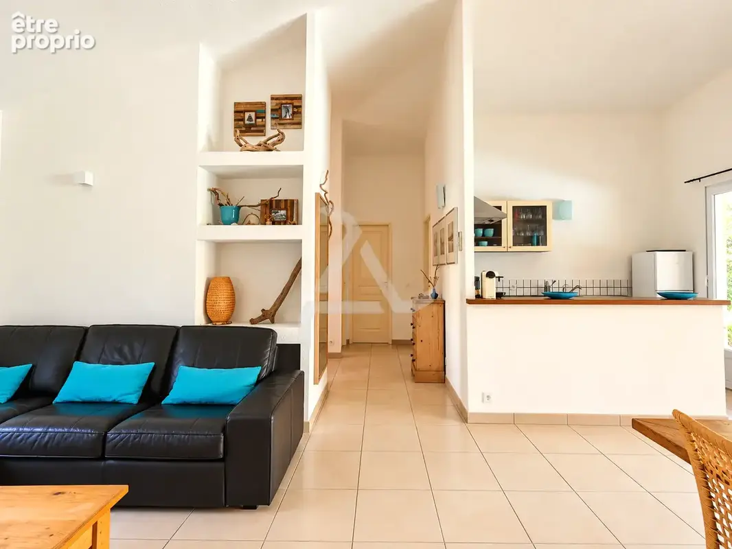 Dans cadre privilégié villa t4 de 96 m2 à 2 km des plages et 3 min de sainte-lucie de porto-vecchio - photo 3