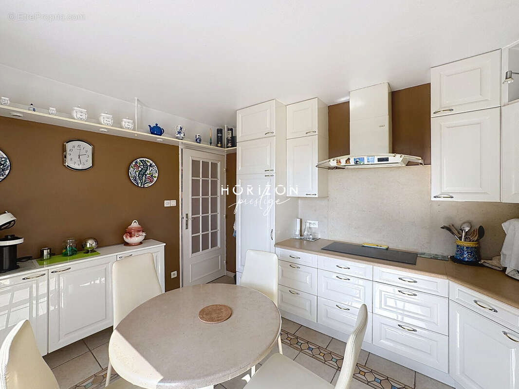 Maison à CHEVAGNY-LES-CHEVRIERES