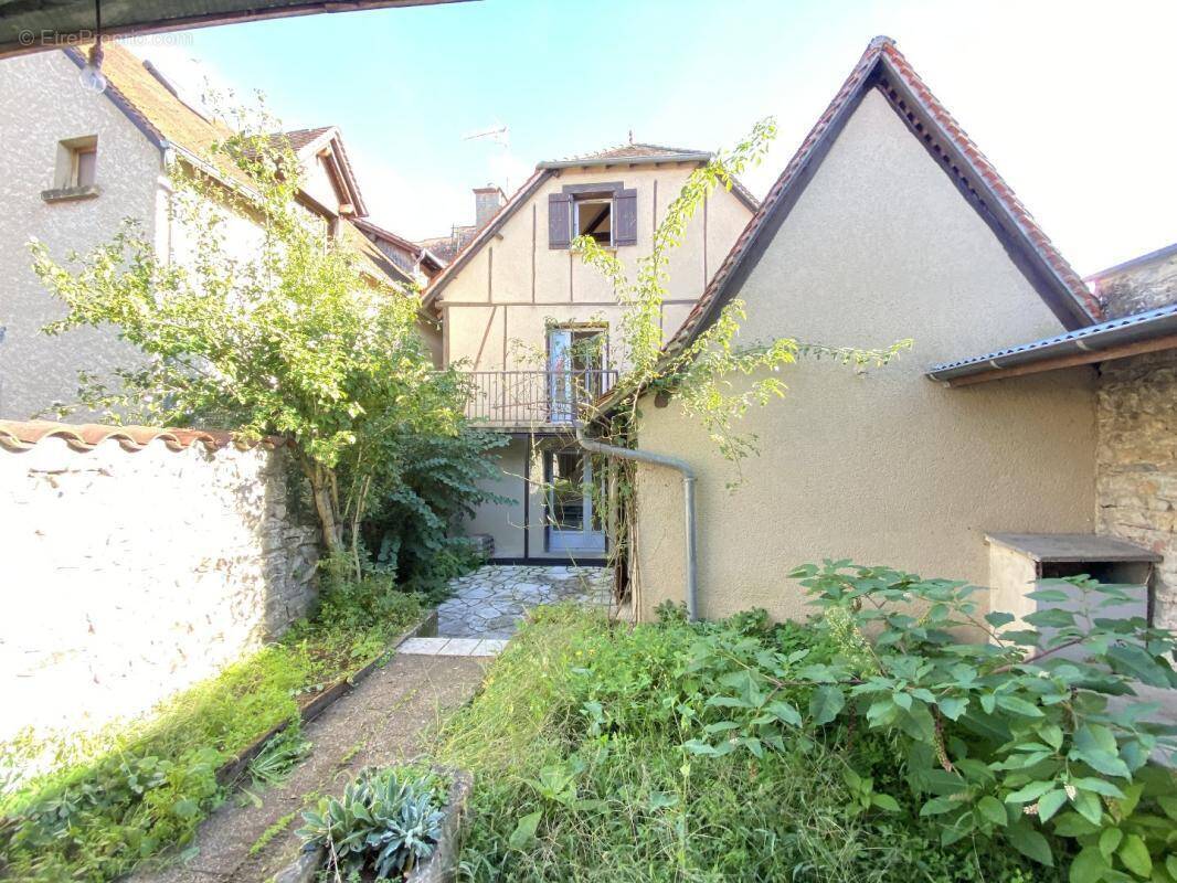 Maison à BRETENOUX