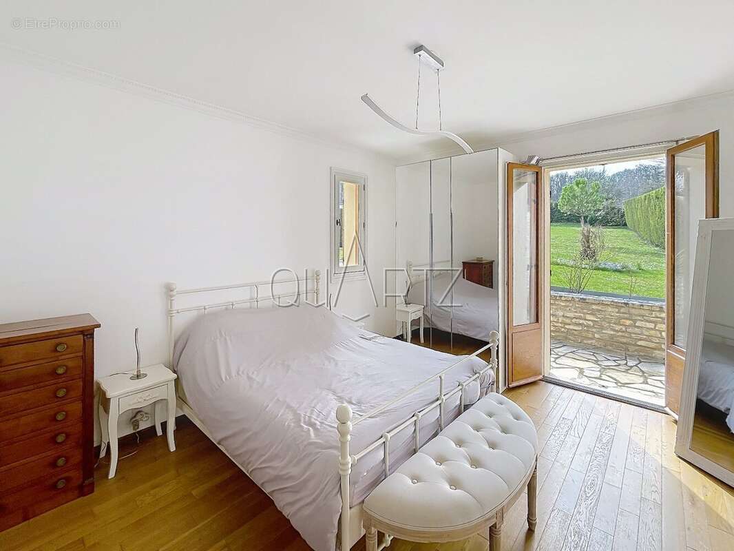 Maison d'architecte à Nesles-la-Vallée - photo 9