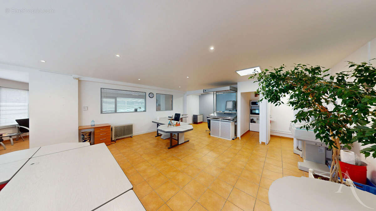 Commerce à MONTREUIL