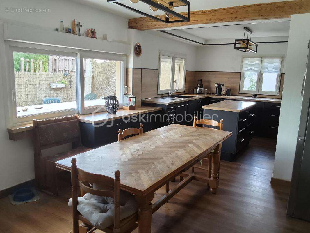 Coup de coeur assuré pour cette belle maison familiale de 149m2 sur un écrin de verdure de 1535m2 à 5 minutes de Saint-Quentin - photo 6