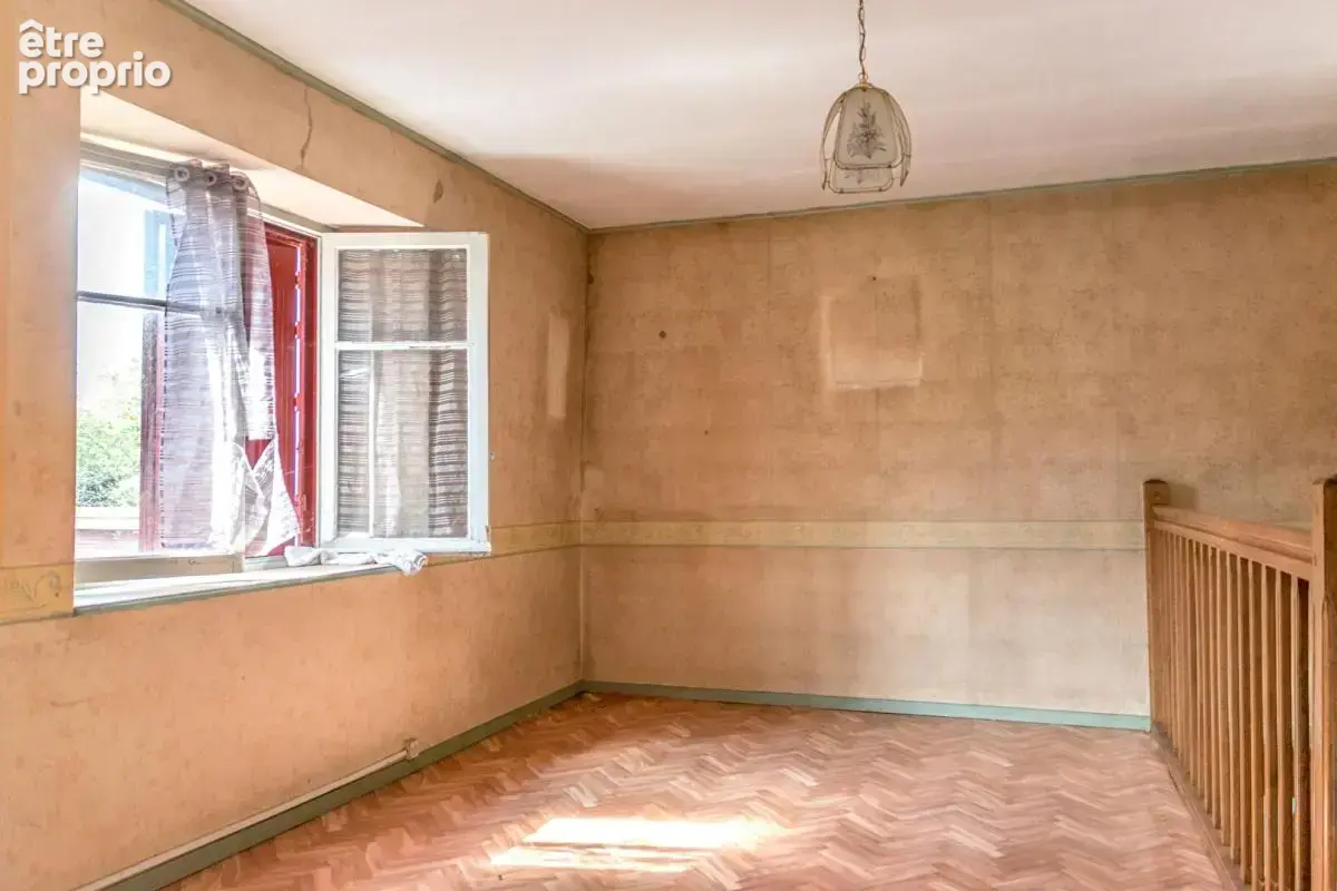 Maison à rénover avec beau potentiel sur terrain de plus de 8 ares - photo 3