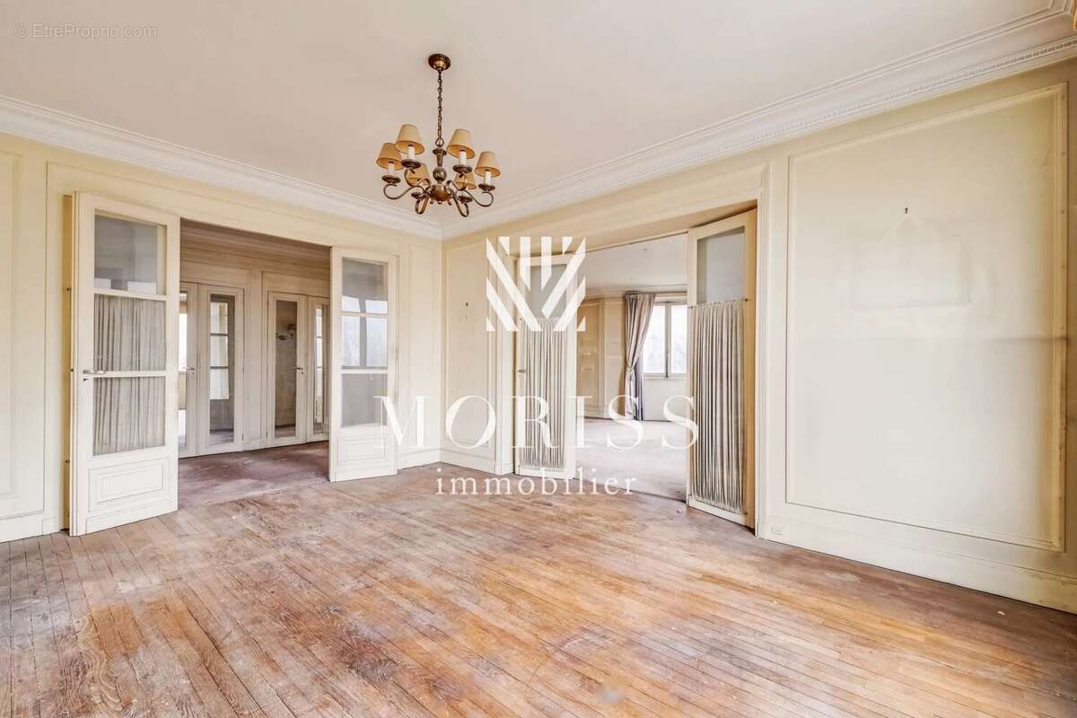 Appartement à NEUILLY-SUR-SEINE