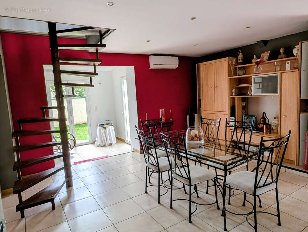 Maison à BAZAINVILLE