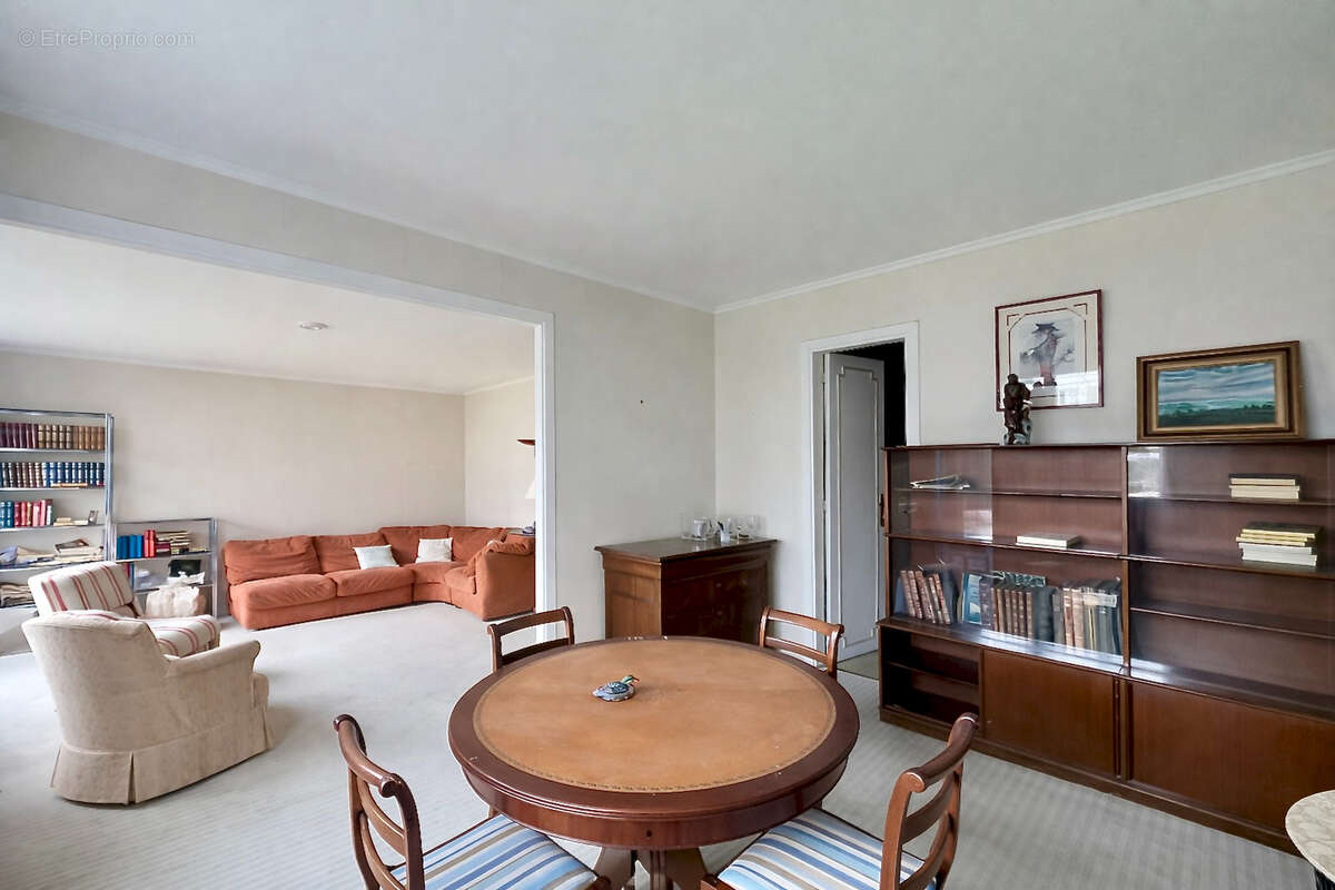 Appartement à VILLE-D'AVRAY