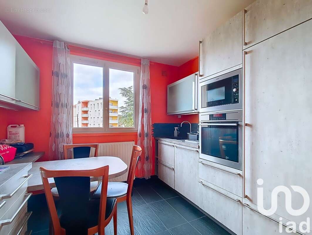 Photo 9 - Appartement à OULLINS