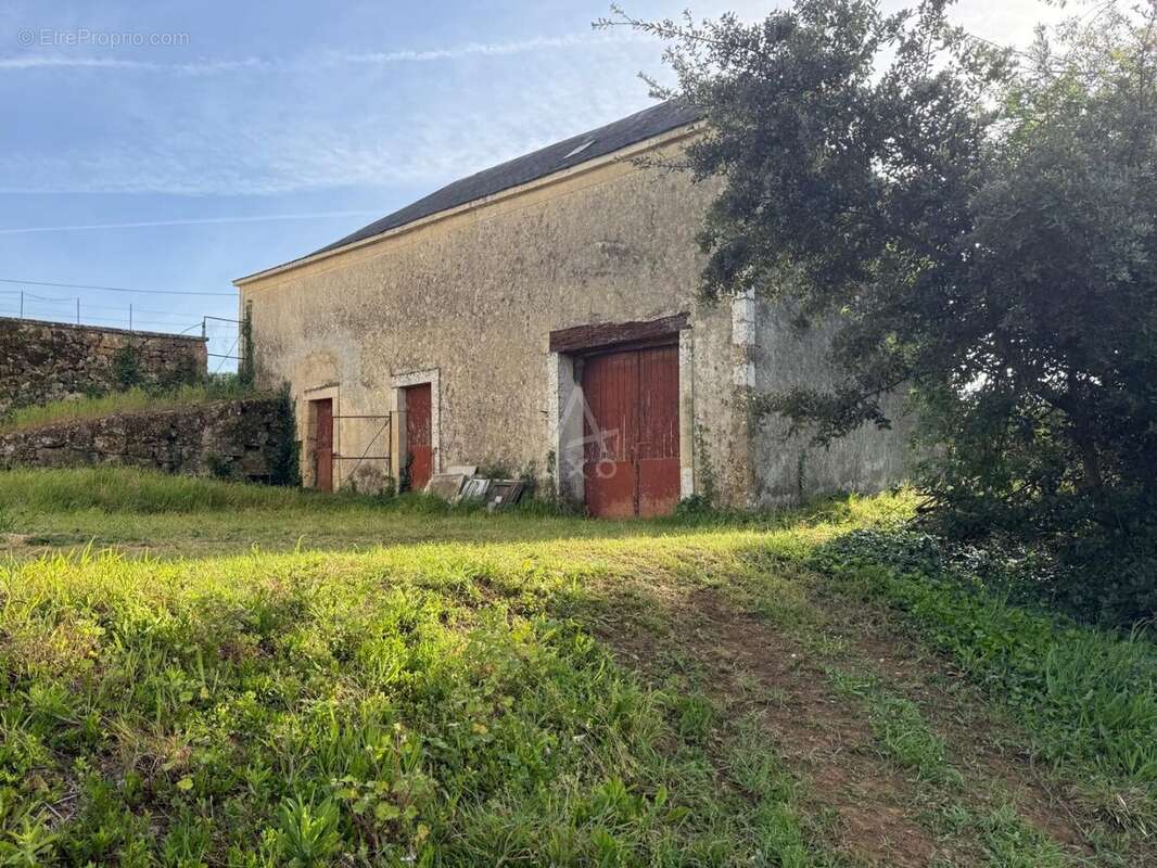 Maison à LA CHAPELLE-THEMER