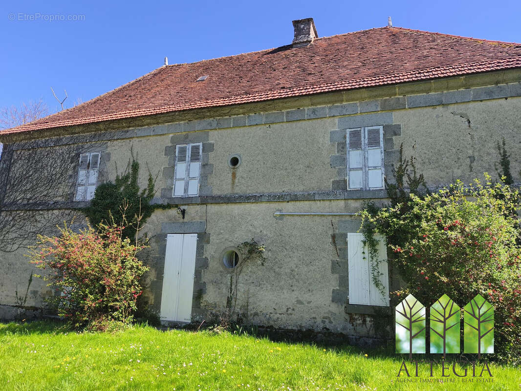 Maison 261 m² à Lupersat  - photo 6