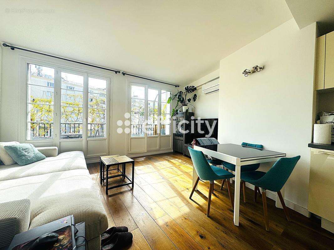Appartement à PARIS-12E