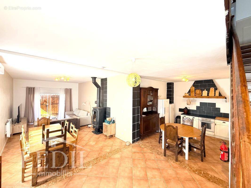Maison à CAMPAN