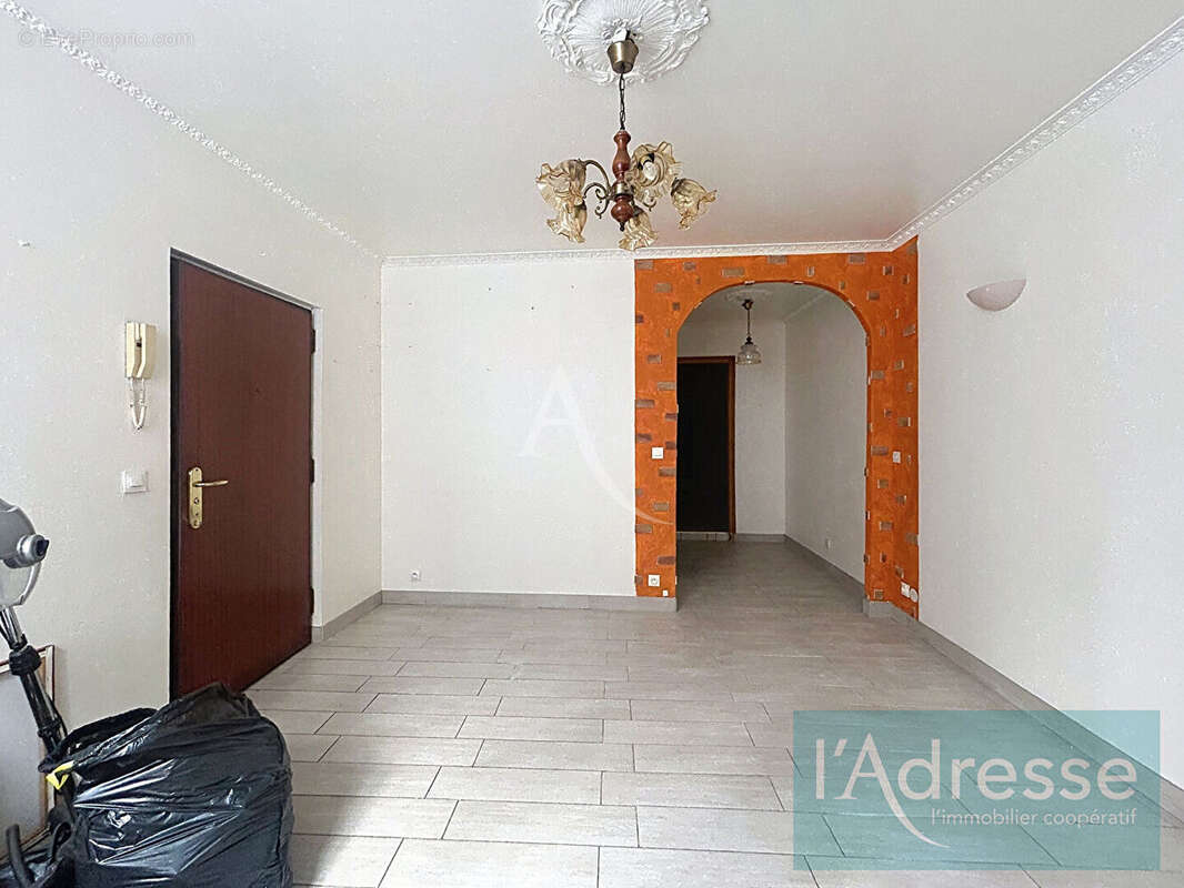 Appartement Metz 1 pièce(s) 30 m2 - kitchenette - accès cour - cave - photo 4