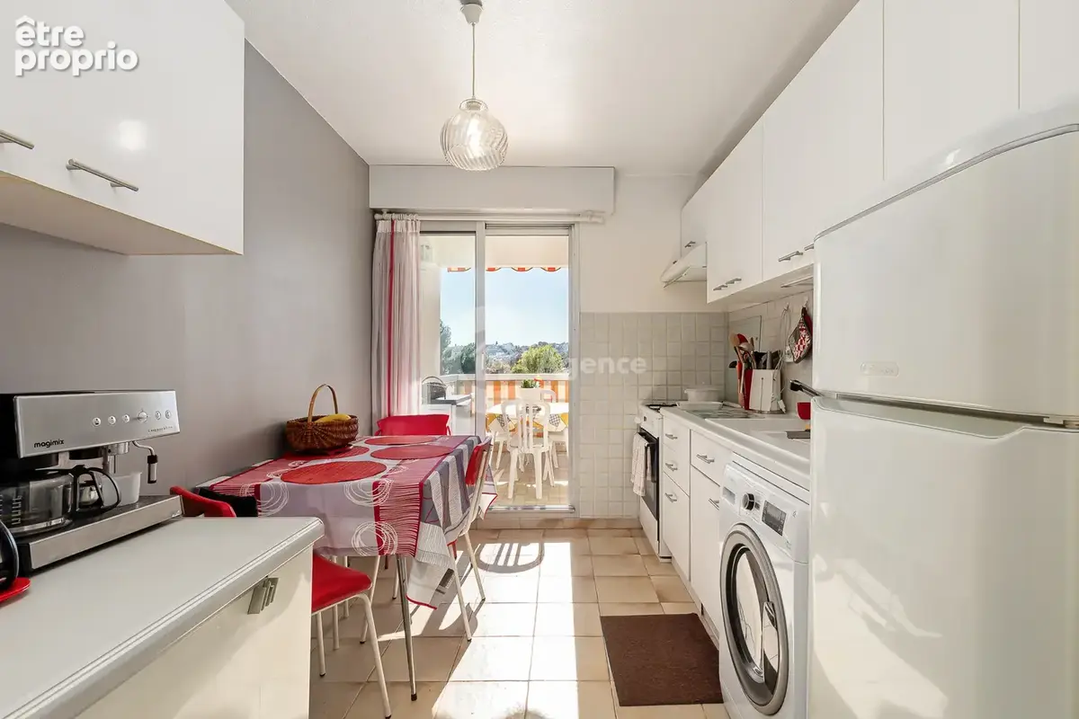 Vente de la Nue propriété d'un appartement T3 à Antibes - photo 8