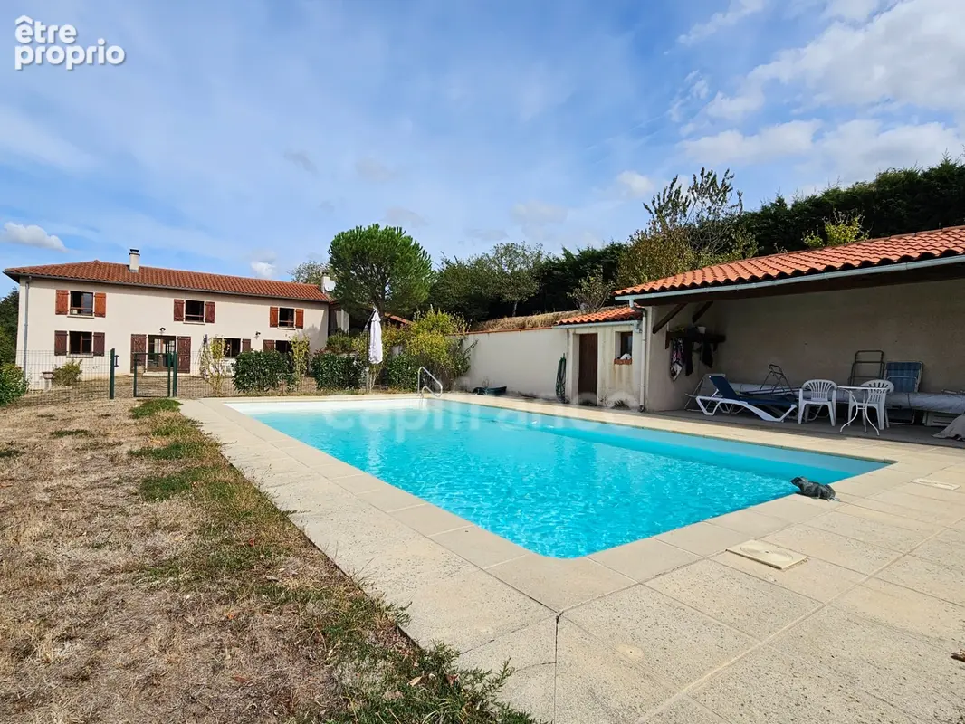 Maison à vendre 6 pièces avec Piscine et 17 919 m² de terrain COTTANCE (42) - photo 2